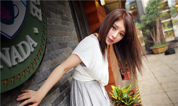 乌什想找一个女性生孩子给报酬-｛找个女人生孩子多少钱｝